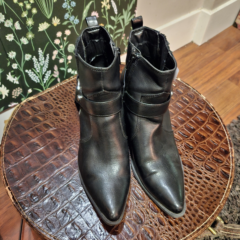 Esprit Black Fake Leather Ankle Boots